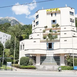 Отель Sommerhotel Karwendel, Инсбрук